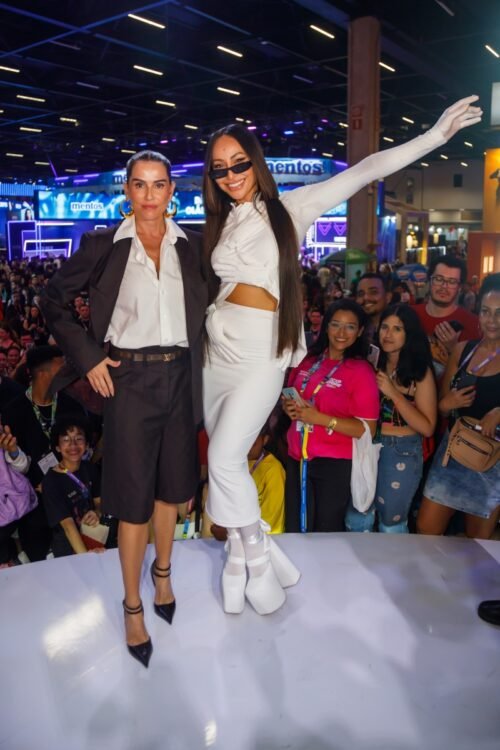 Deborah Secco e Sabrina Sato