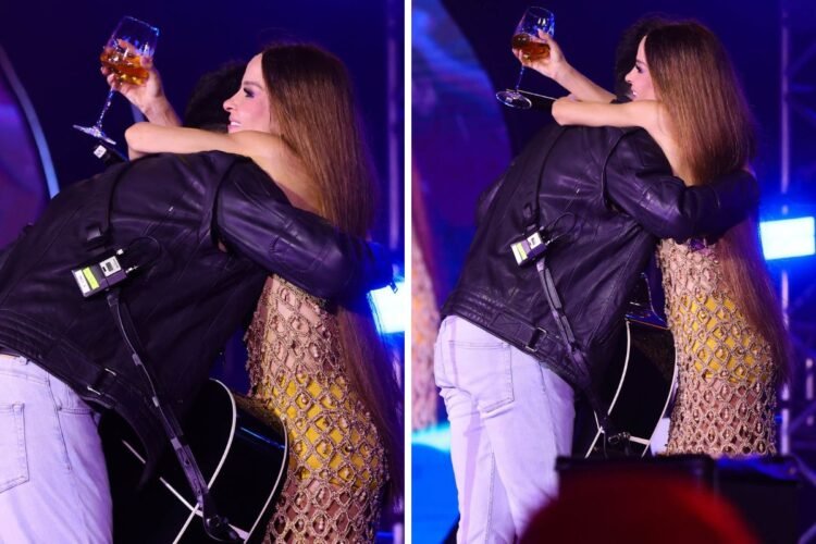 Maiara e Hugo se abra&ccedil;aram ao final da apresenta&ccedil;&atilde;o