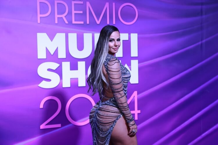 Viviane Ara&uacute;jo